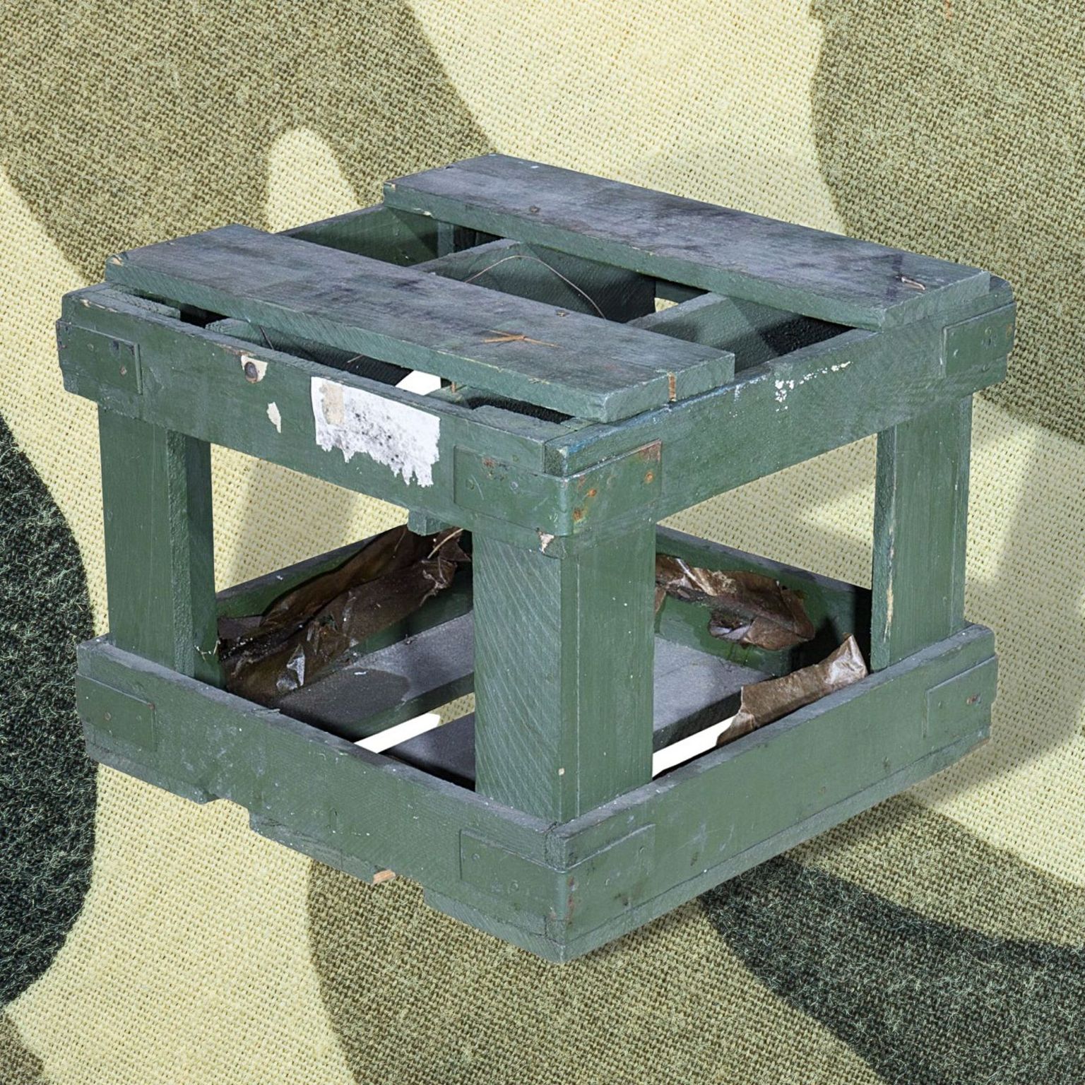 Petite caisse à munitions ancienne verte 40 × 40 cm